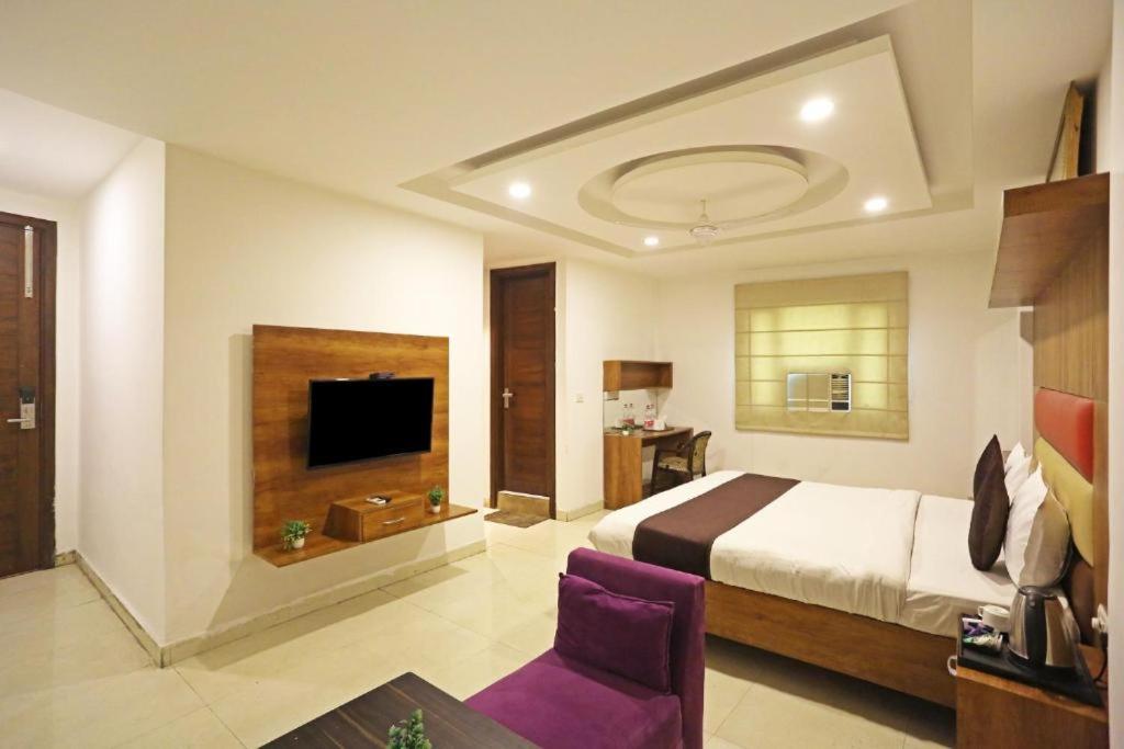 Hotel Urban Luxury New Delhi Bagian luar foto