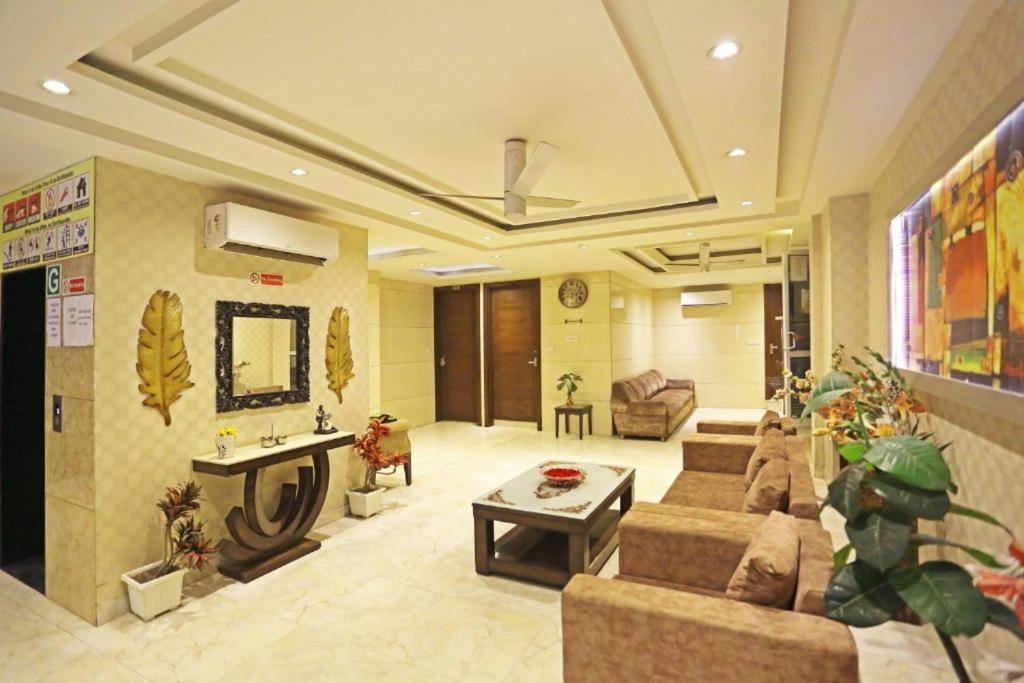 Hotel Urban Luxury New Delhi Bagian luar foto