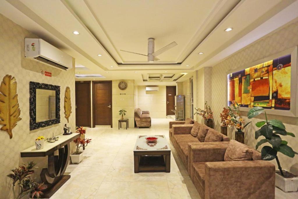 Hotel Urban Luxury New Delhi Bagian luar foto