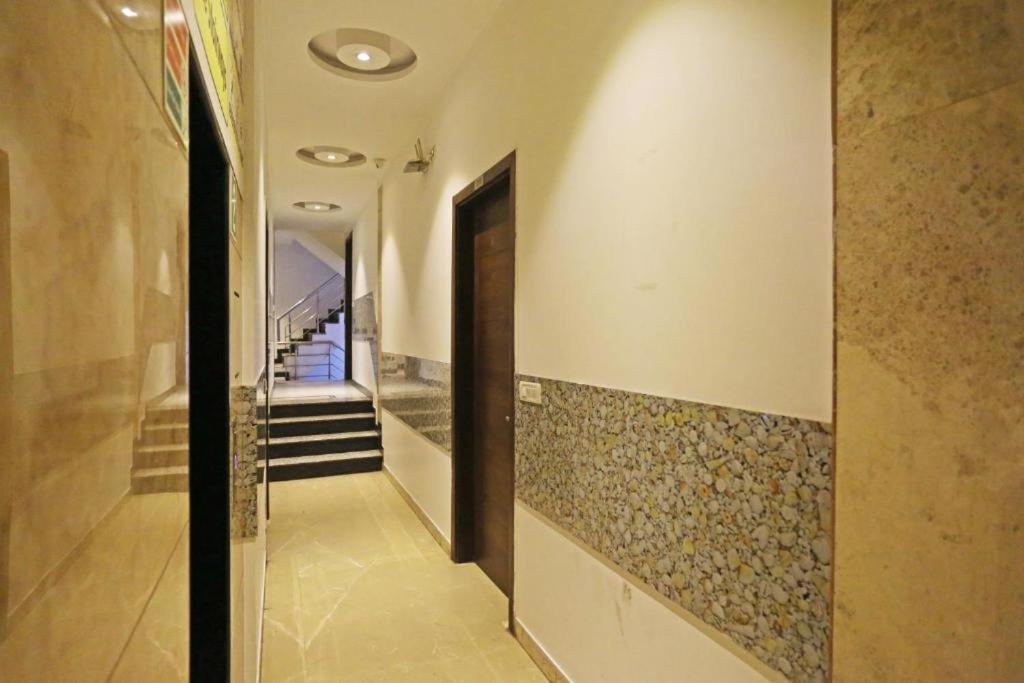 Hotel Urban Luxury New Delhi Bagian luar foto